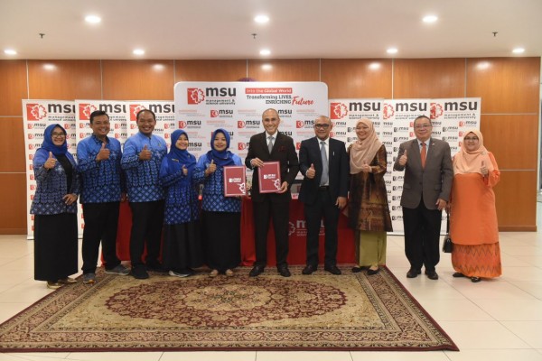 Foto Ketua PMI